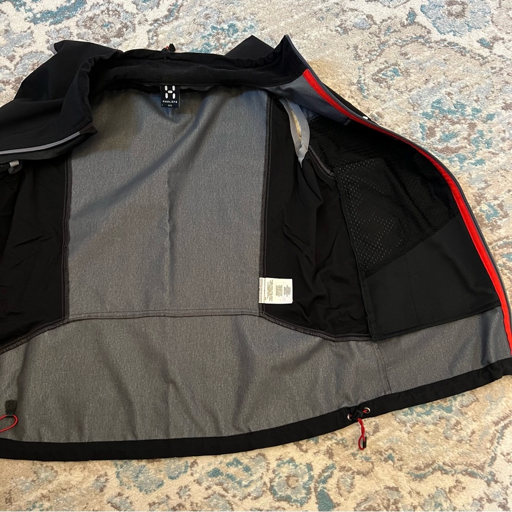 Men's size large Black Vest by Haglöfs - Picture 5 of 6